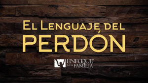 Miniatura del curso El lenguaje del perdon, un logo amarillo con una textura de madera atras