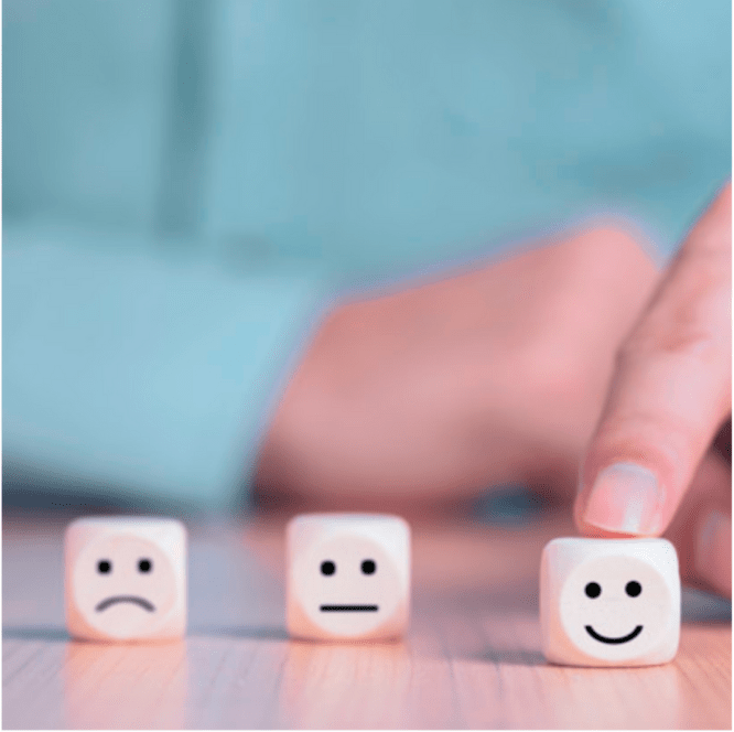 3 dados con 3 emociones diferentes