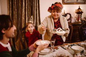 Familia en una cena de acción de gracias