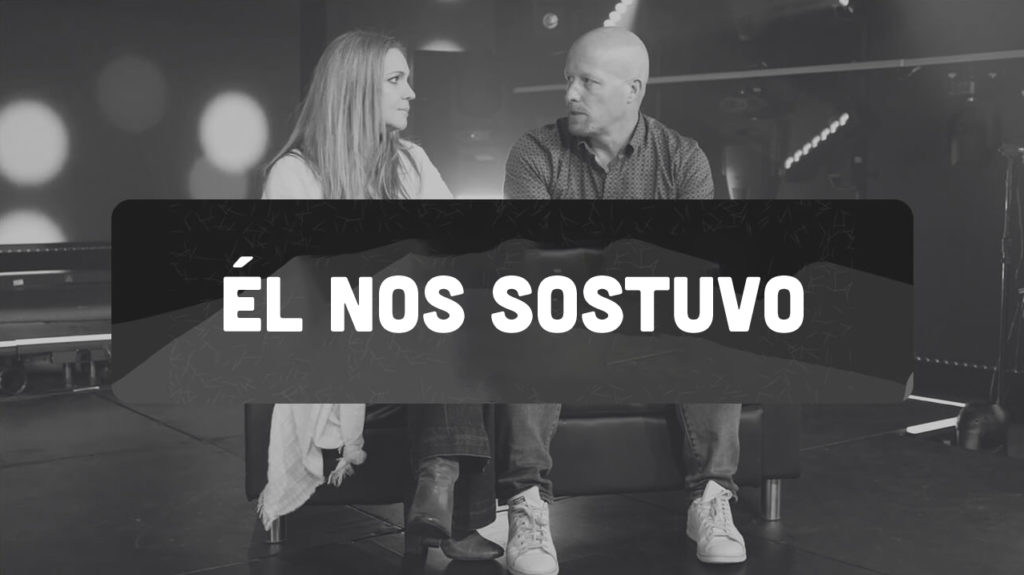 Pareja contando su testimonio