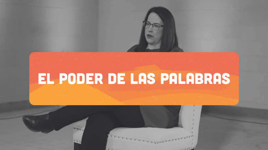 Mujer contando su testimonio